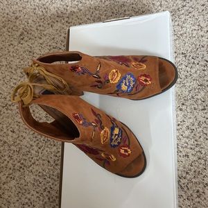 Embroidered Heeled Shoes FREE SHIP!